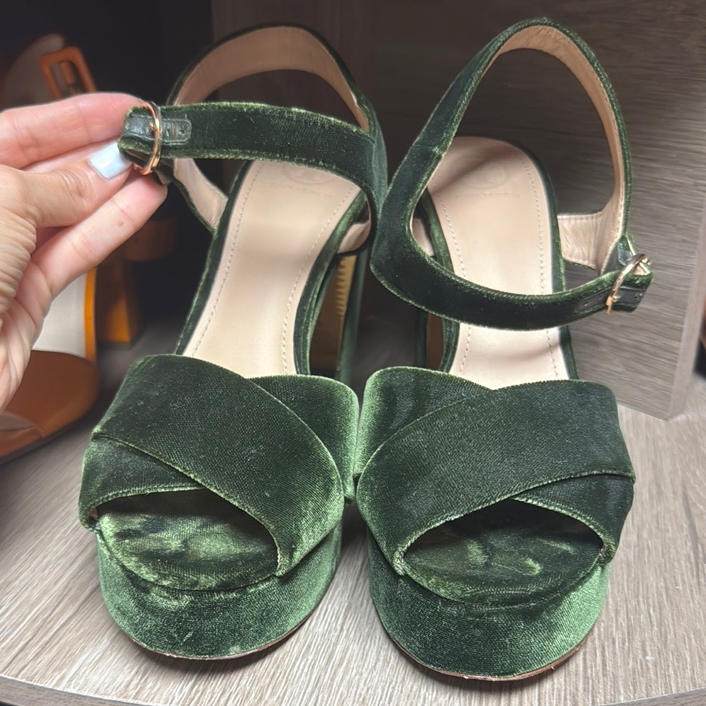Elegant Green Velvet Women's Sandals
